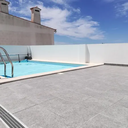 Poolseaview Spacious House *